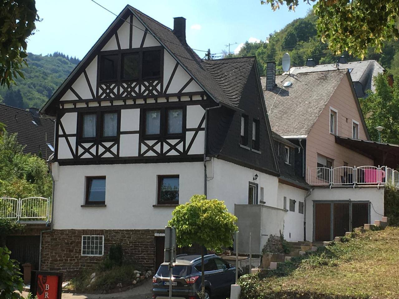 Moselina Gaestezimmer Sankt Aldegund Exterior photo